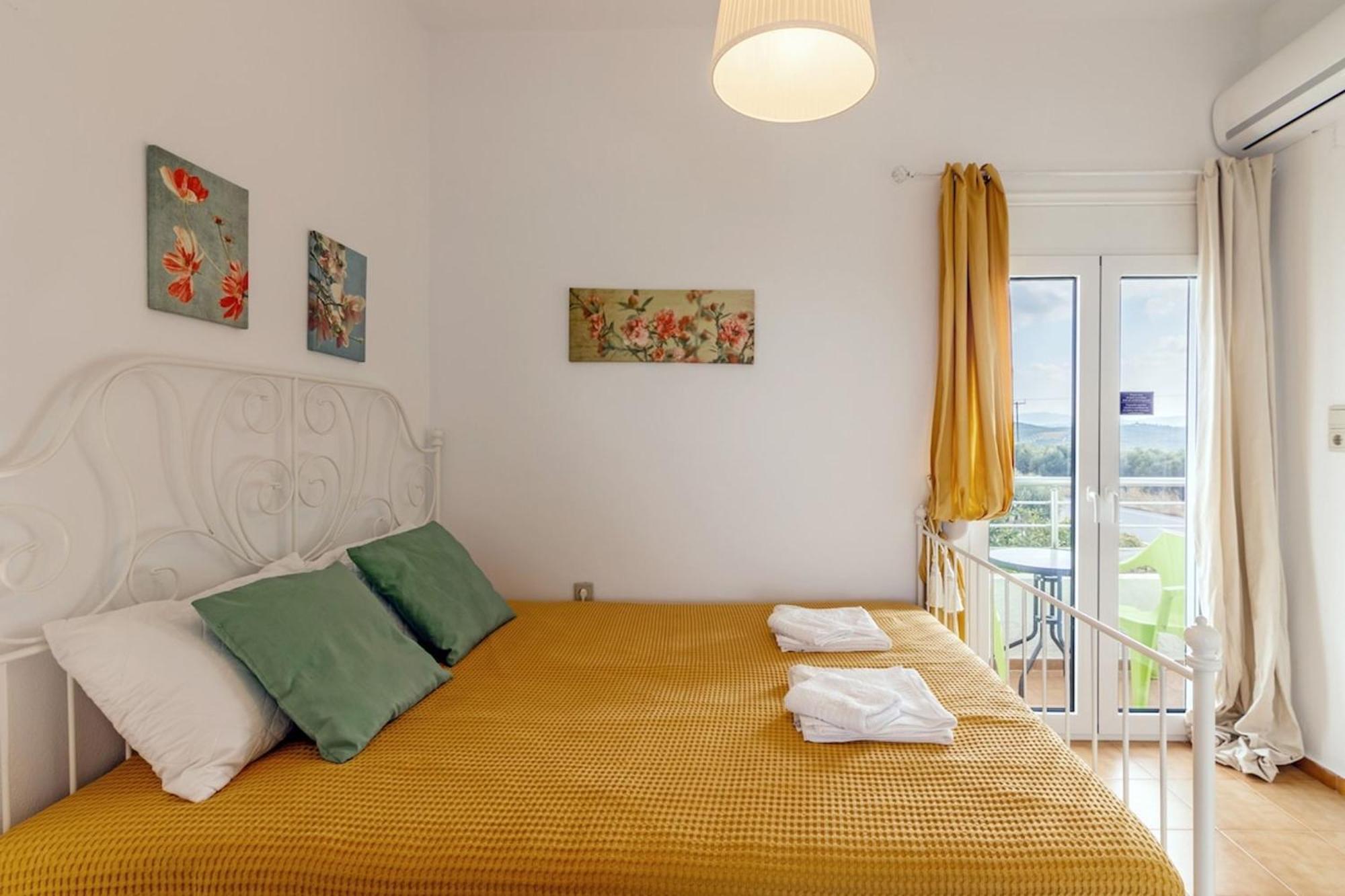 Amazing Villa Chrysanthi With Private Pool In Heraklion Epano Vathia Bagian luar foto
