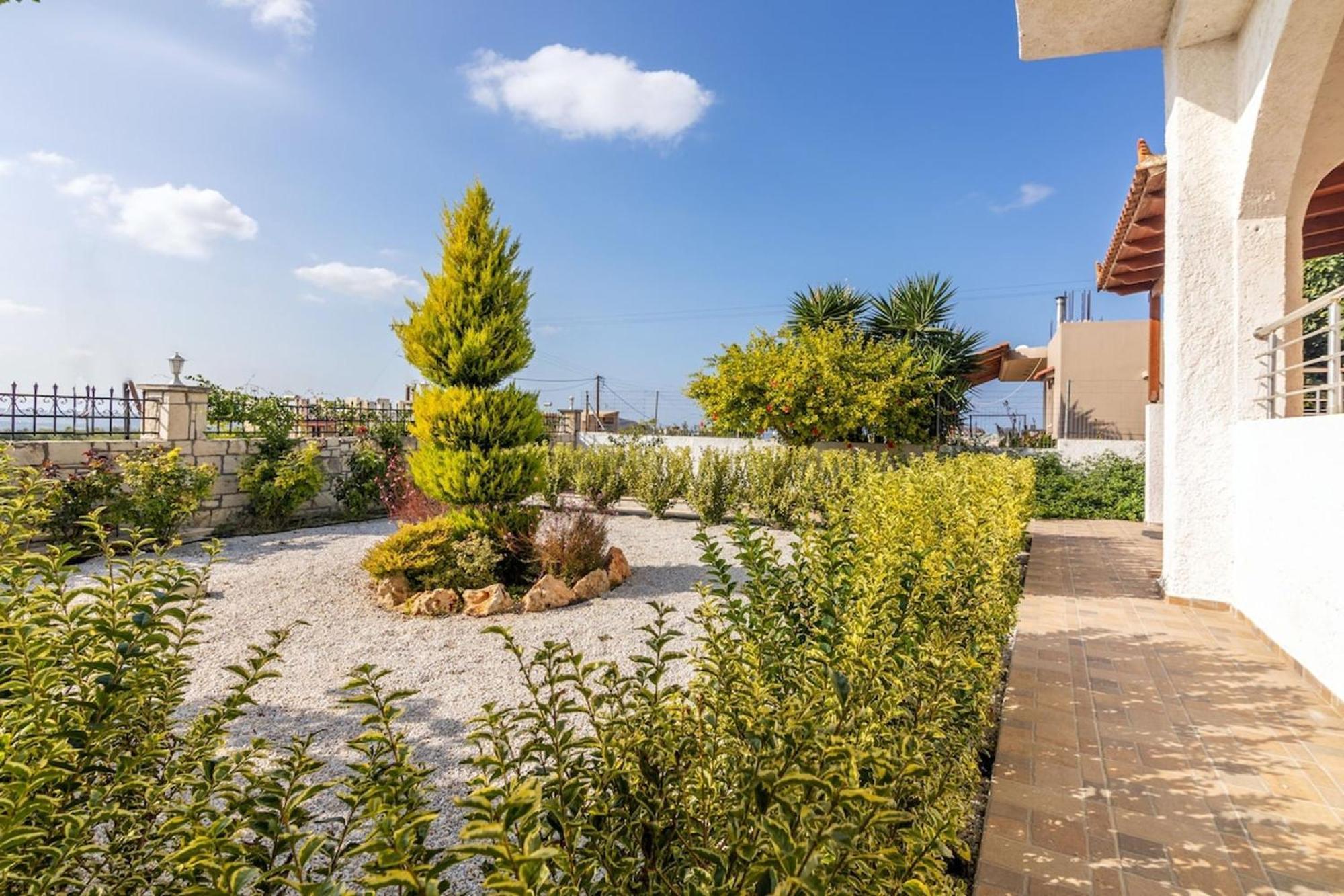 Amazing Villa Chrysanthi With Private Pool In Heraklion Epano Vathia Bagian luar foto