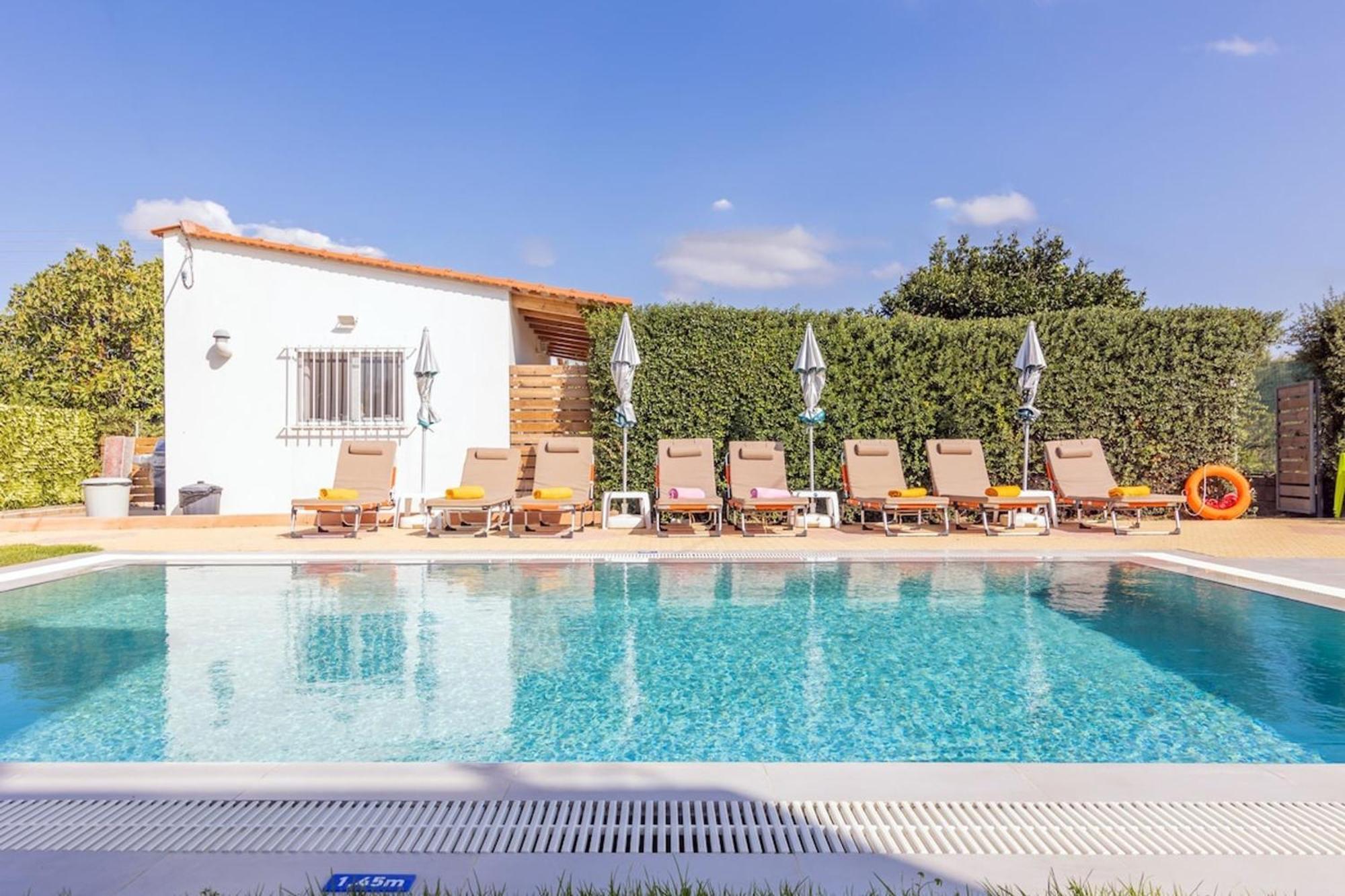 Amazing Villa Chrysanthi With Private Pool In Heraklion Epano Vathia Bagian luar foto